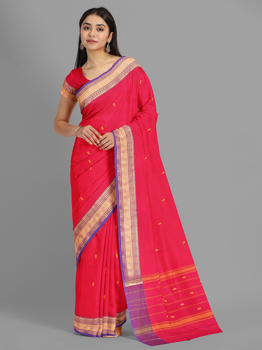 

The Chennai Silks Floral Pure Cotton Fusion Gadwal Saree, Red