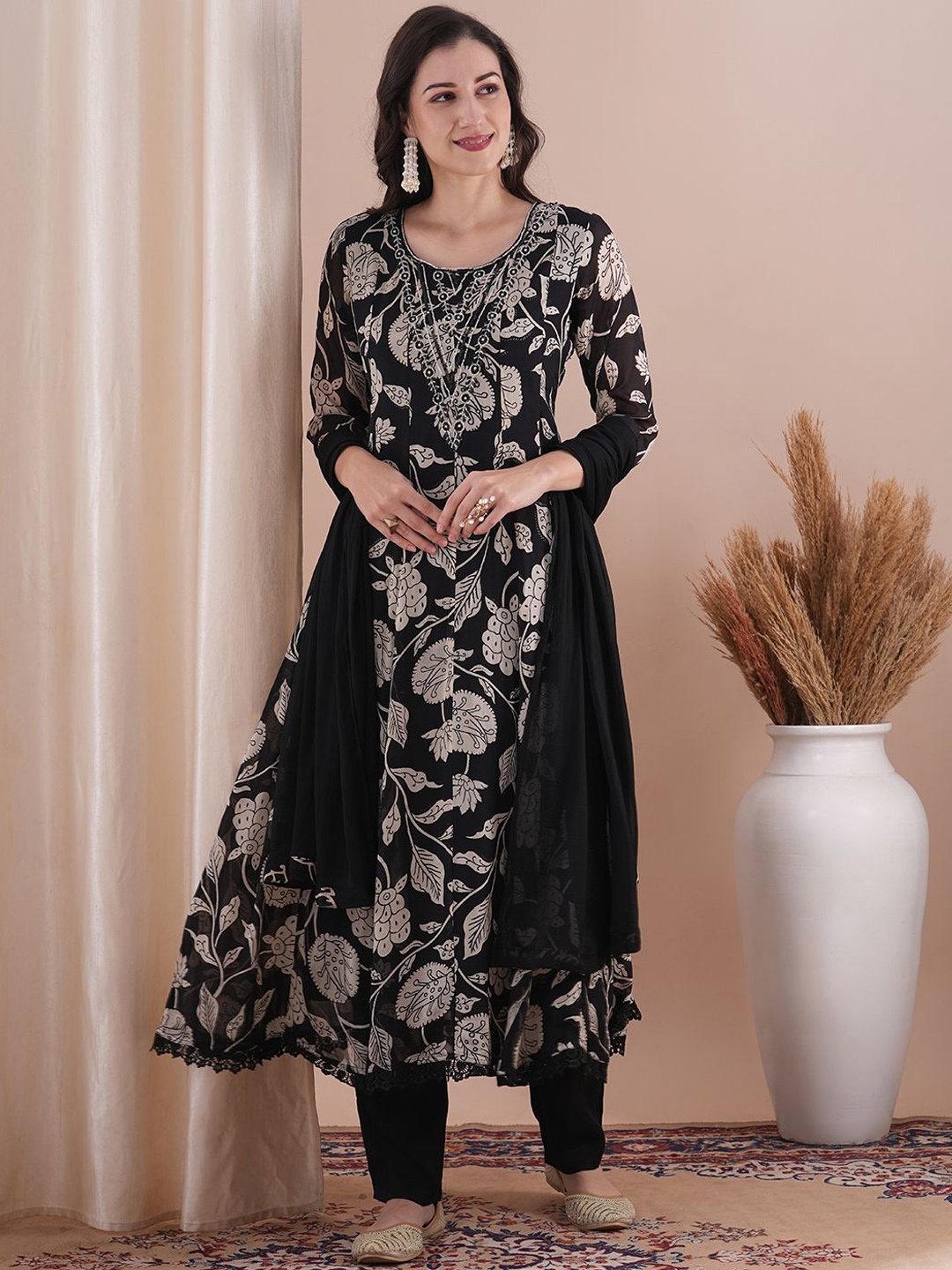 

FASHOR Floral Printed Panelled Beads and Stones Anarkali Kurta With Trousers & Dupatta, Black