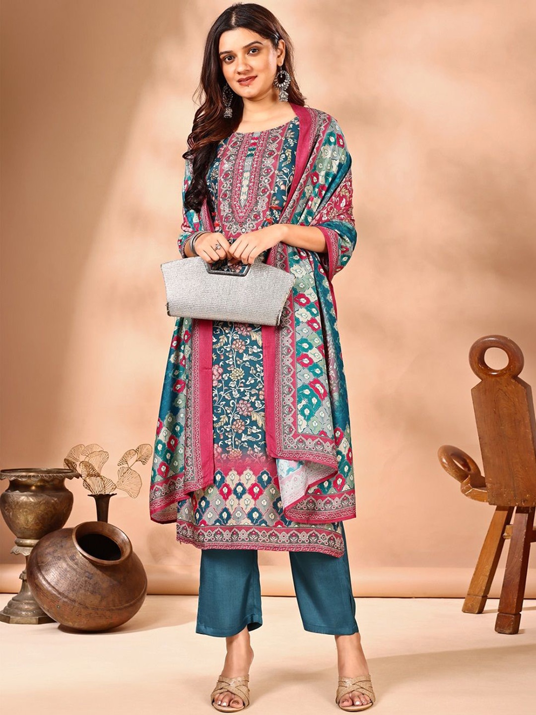 

JIVORA Floral Printed Round Neck Straight Kurta With Trousers & Dupatta, Blue