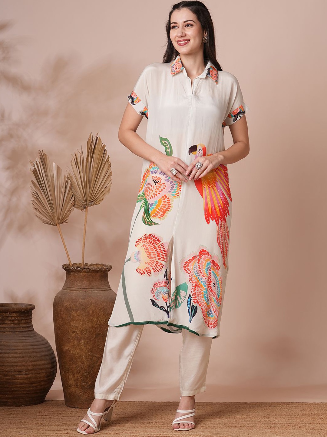 

FASHOR Ethnic Motifs Printed Silk Crepe Kurta with Trousers, White