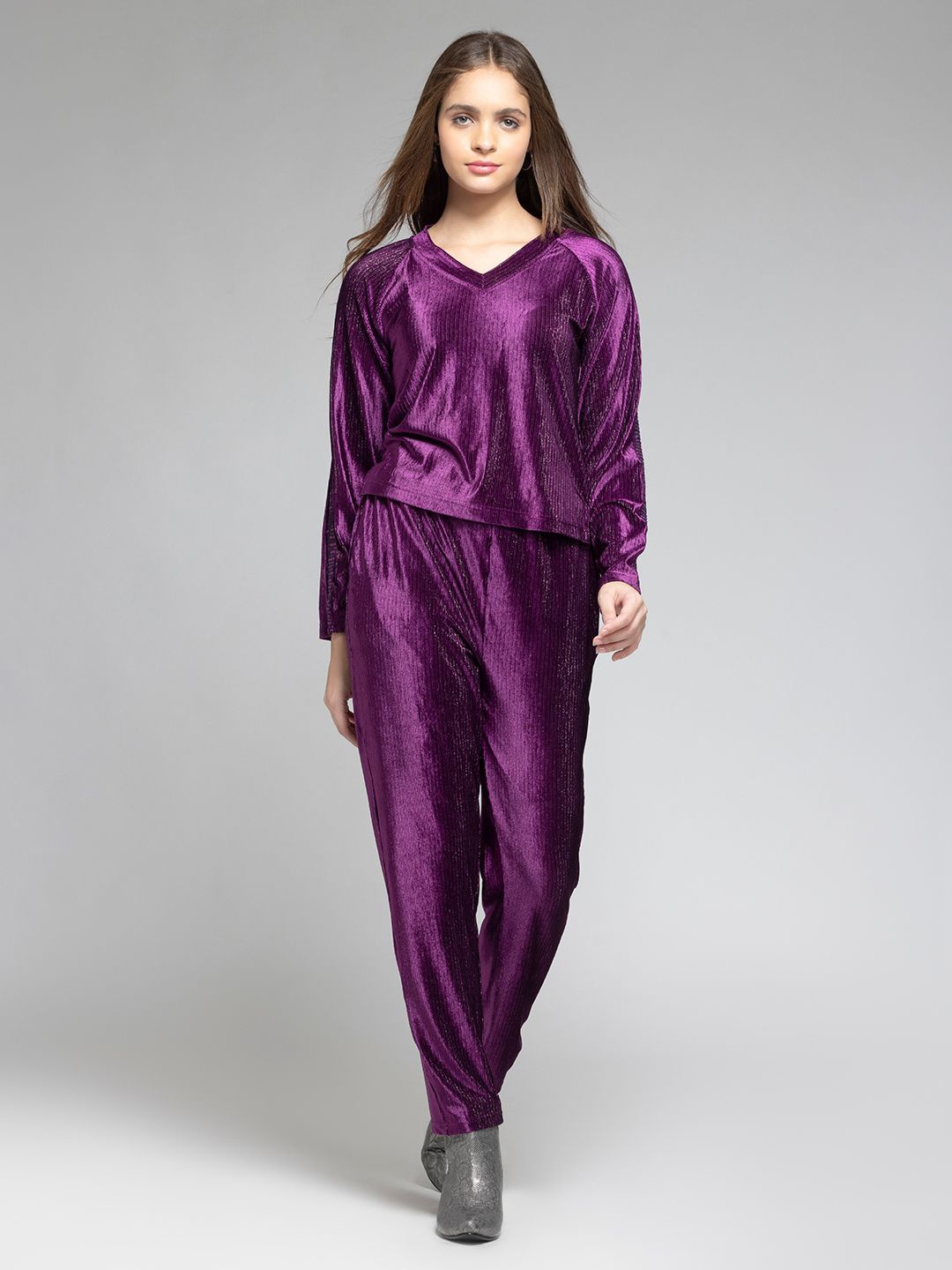 

SHAYE Sequinned Velvet Sweatshirt & Trousers, Purple