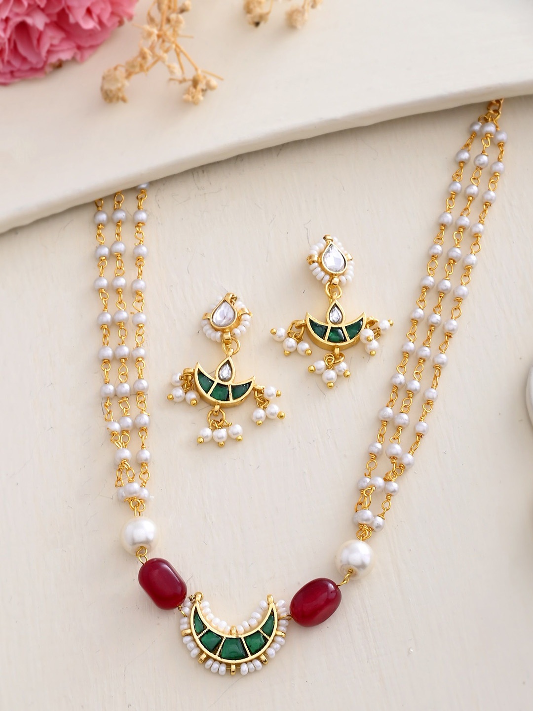 

DASTOOR Gold-Plated Stone-Studded Necklace & Earrings