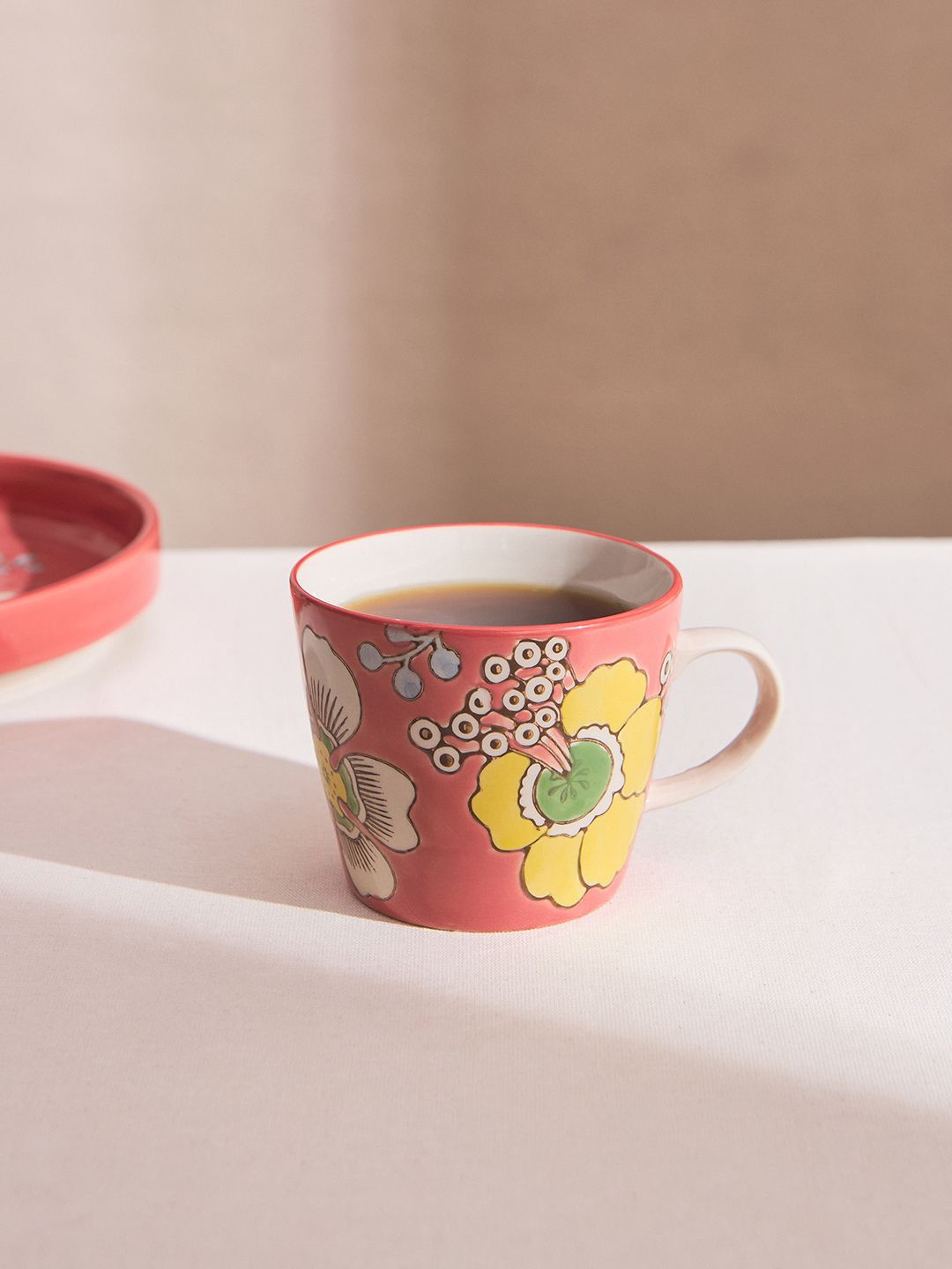 

Chumbak Red & White Floral Printed Ceramic Glossy Mugs