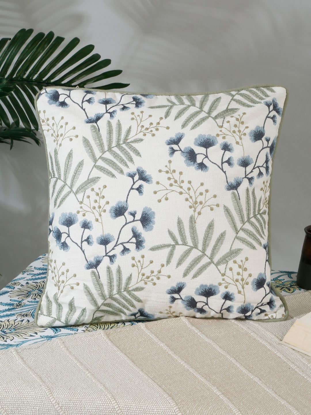 

NISRAG HOME White & Blue Floral Printed Square Cushion Cover