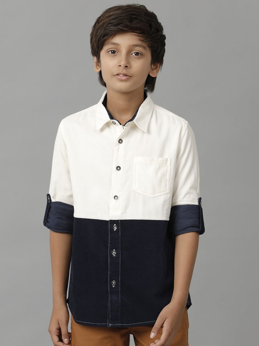 

UNDER FOURTEEN ONLY Boys Spread Collar Colourblocked Cotton Casual Shirt, White