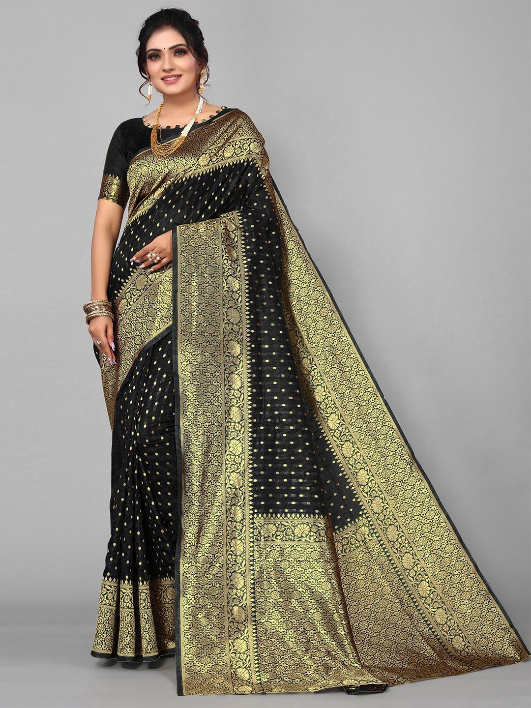 

MANMOHITSAREE Woven Design Zari Kanjeevaram Saree, Black