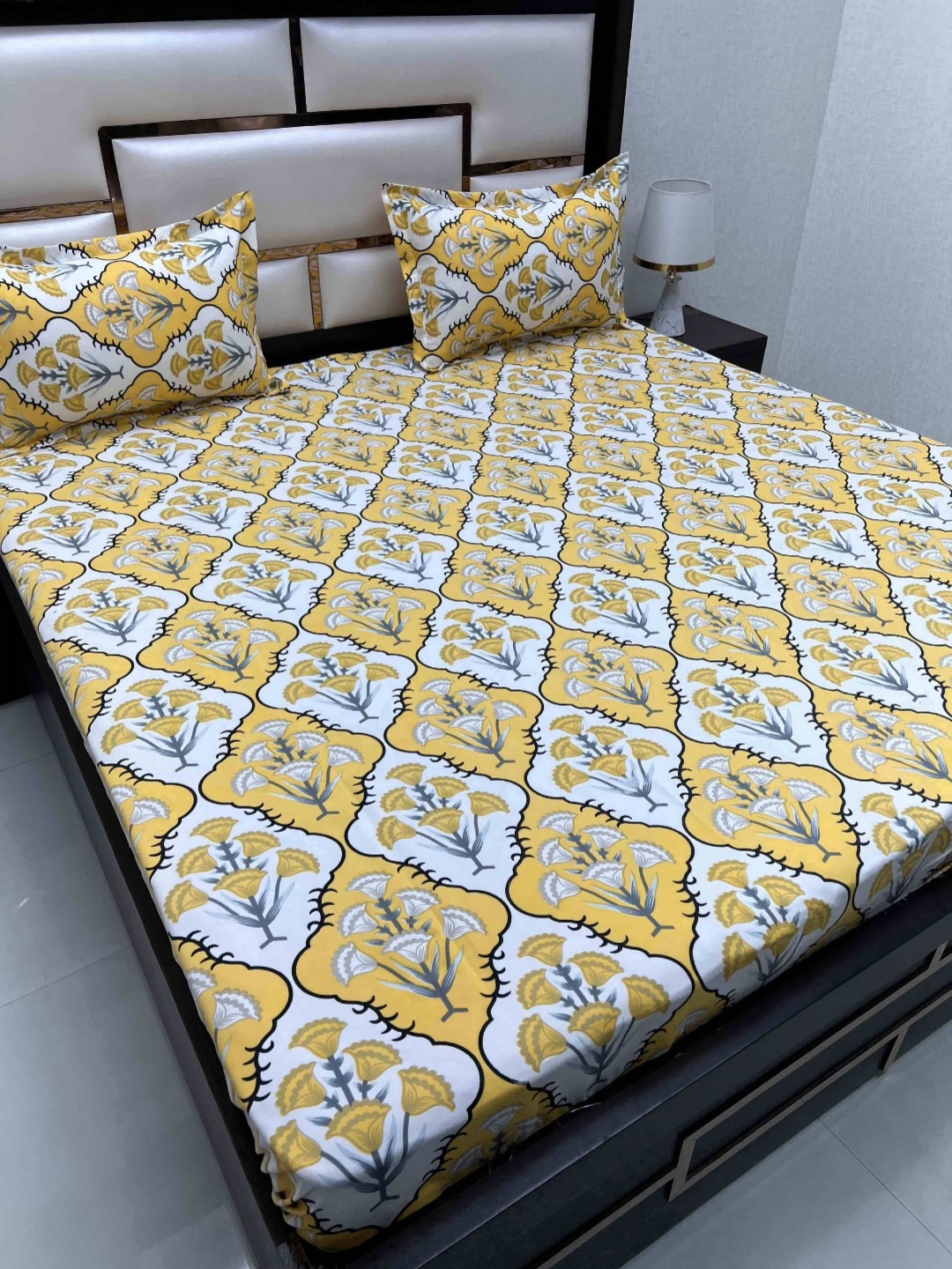 

Pure Decor Leisure Fur Yellow Printed Microfiber 350TC King Bedsheet Set 2.75 x 2.75 m