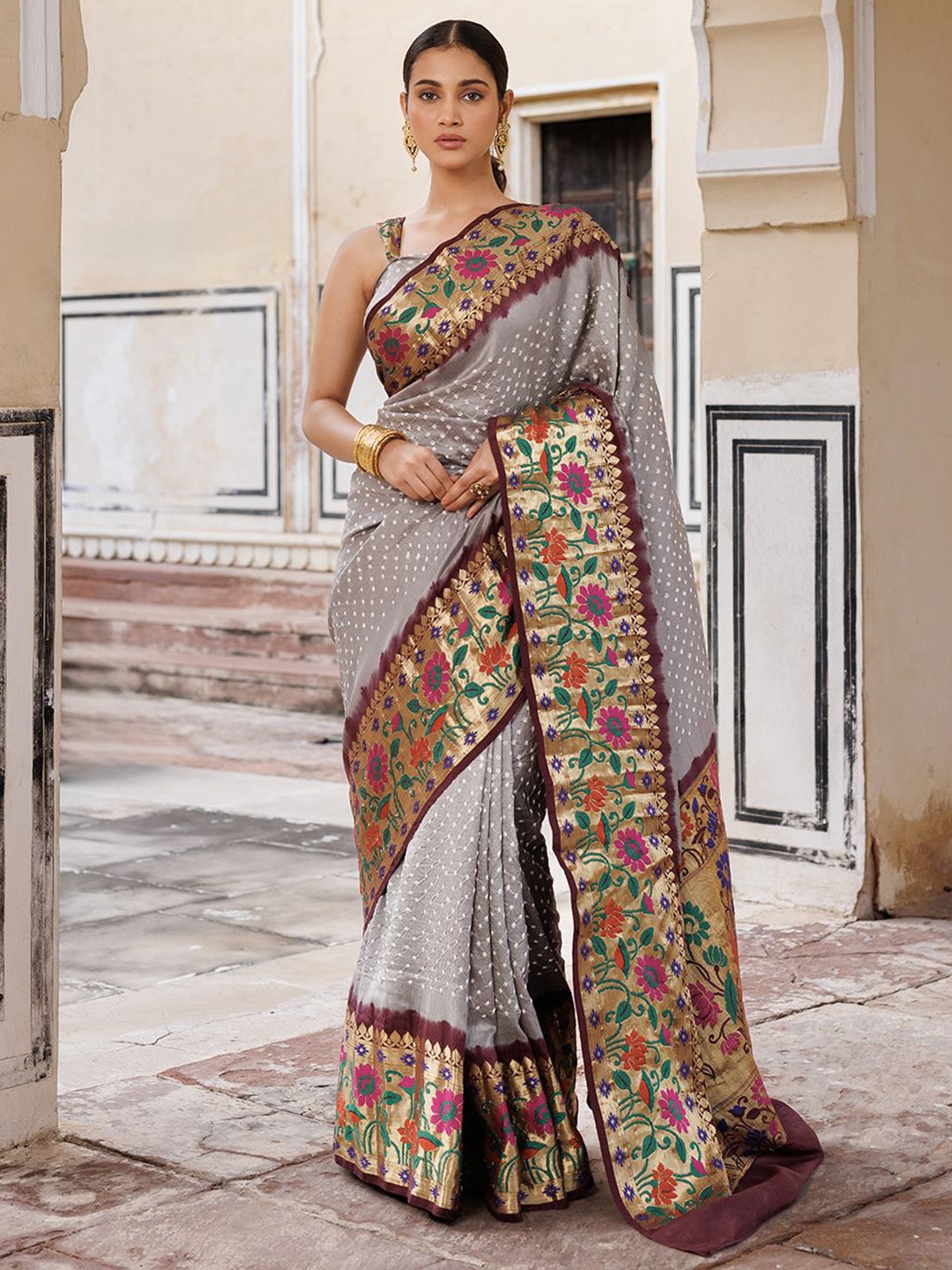 

Geroo Jaipur Woven Design Zari Ready to Wear Bandhani Saree, Grey