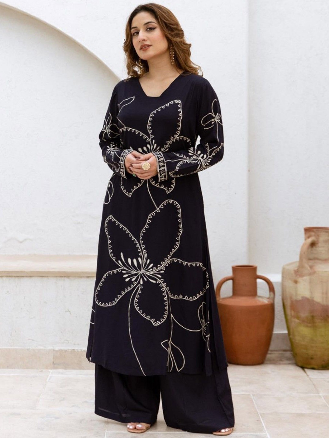 

AUTUMN LANE Floral Embroidered Pure Cotton Straight Kurta With Palazzo, Black