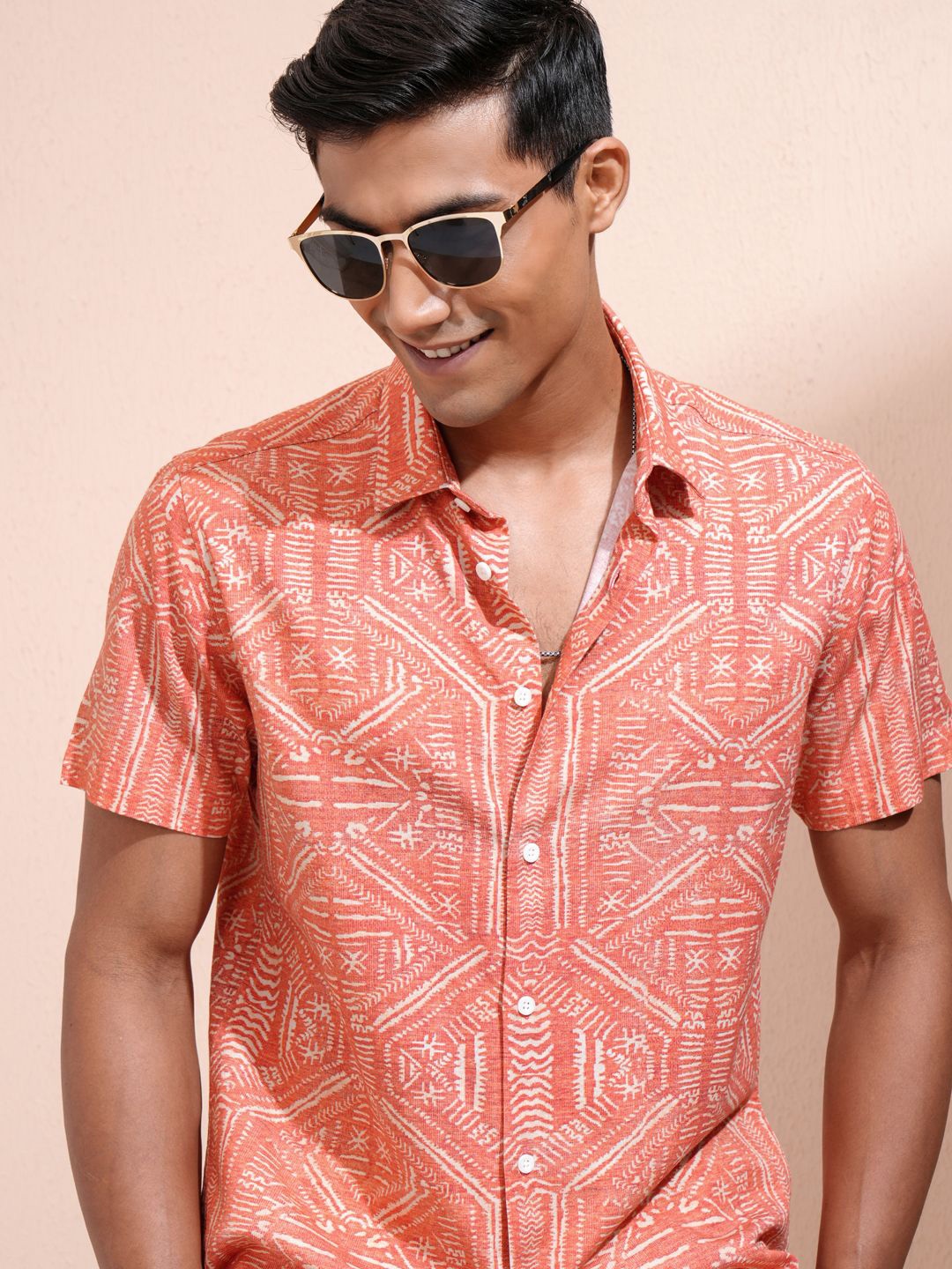 

LOCOMOTIVE Men Cutaway Collar Geometric Printed Slim Fit Casual Shirt, Orange
