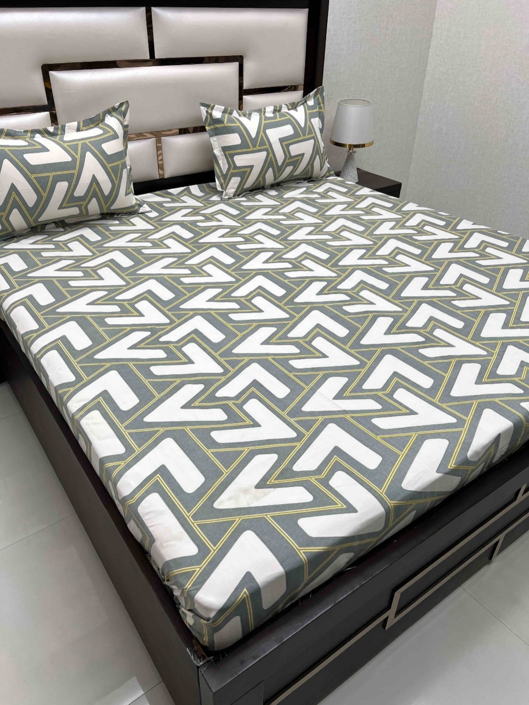 

Pure Decor King Size Double Bedsheet With 2 Pillow Covers 2.74m X 2.74m, Grey