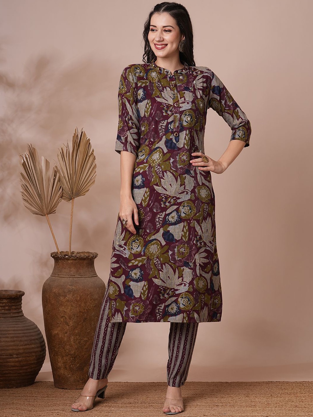 

FASHOR Mandarin Collar Floral Printed Straight Kurta with Trouser, Burgundy