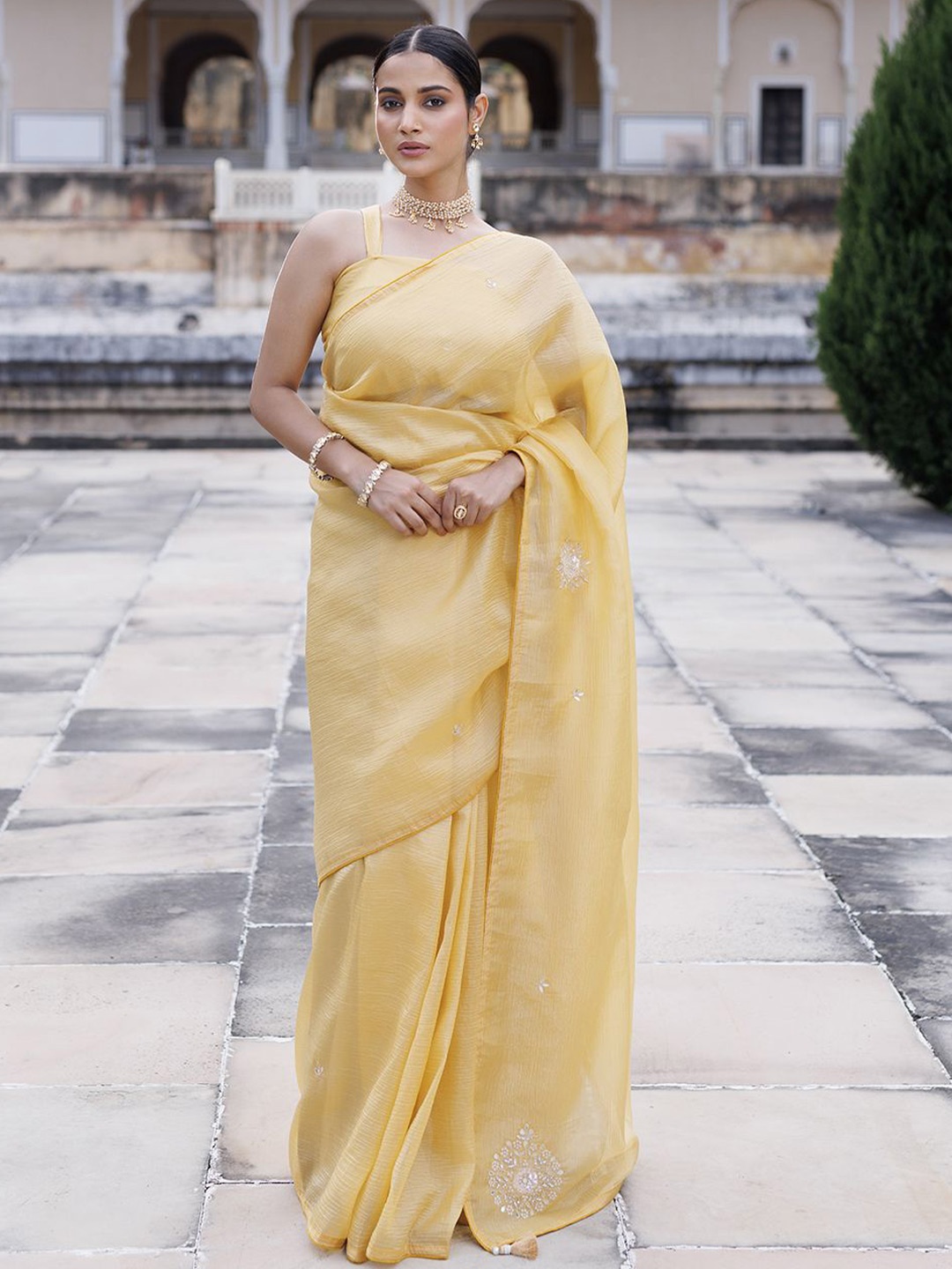 

Geroo Jaipur Woven Design Embroidered Tissue Banarasi Saree, Yellow