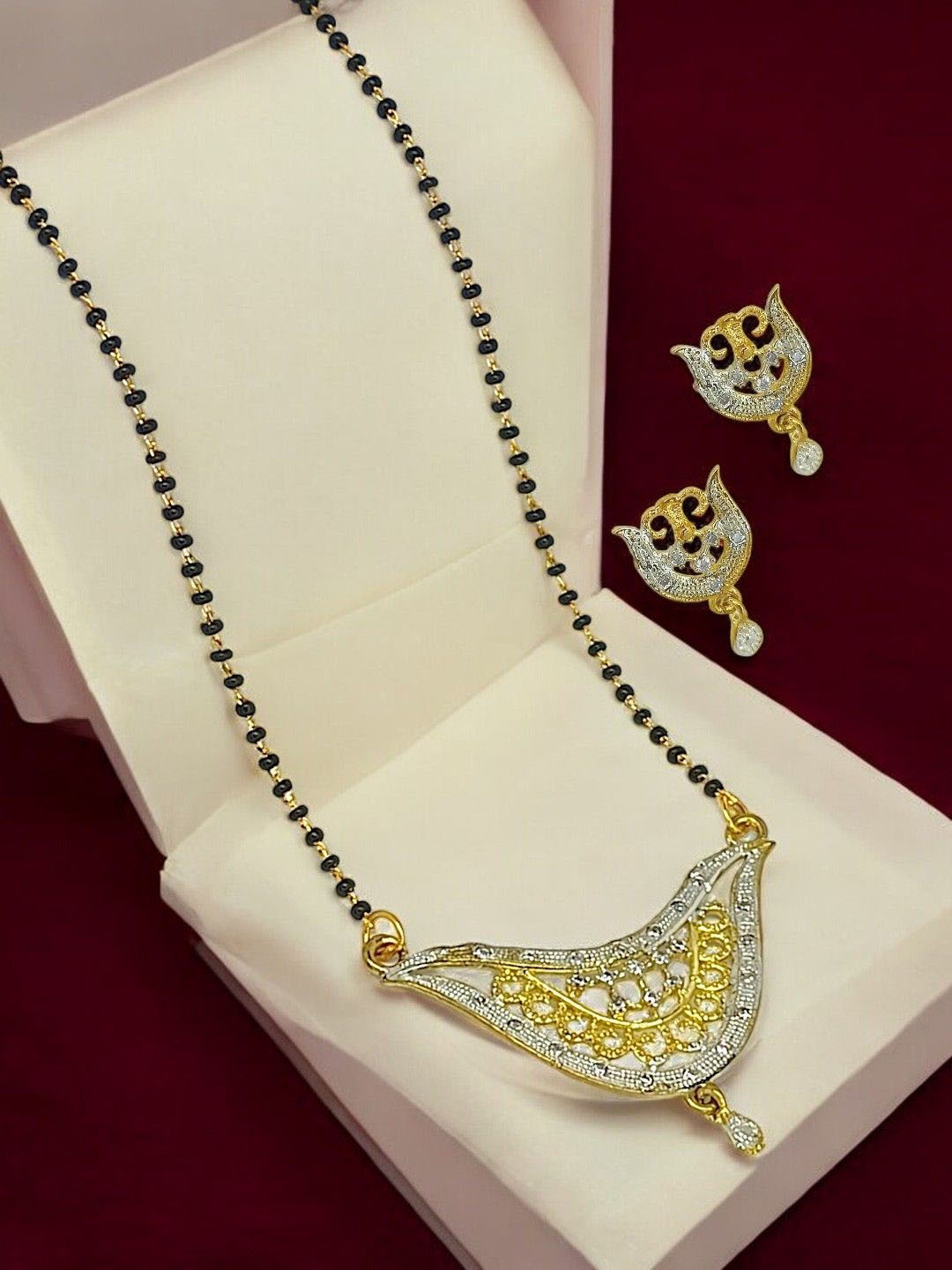 

9blings Gold-Plated Stone-Studded & Beaded Mangalsutra With Earrings