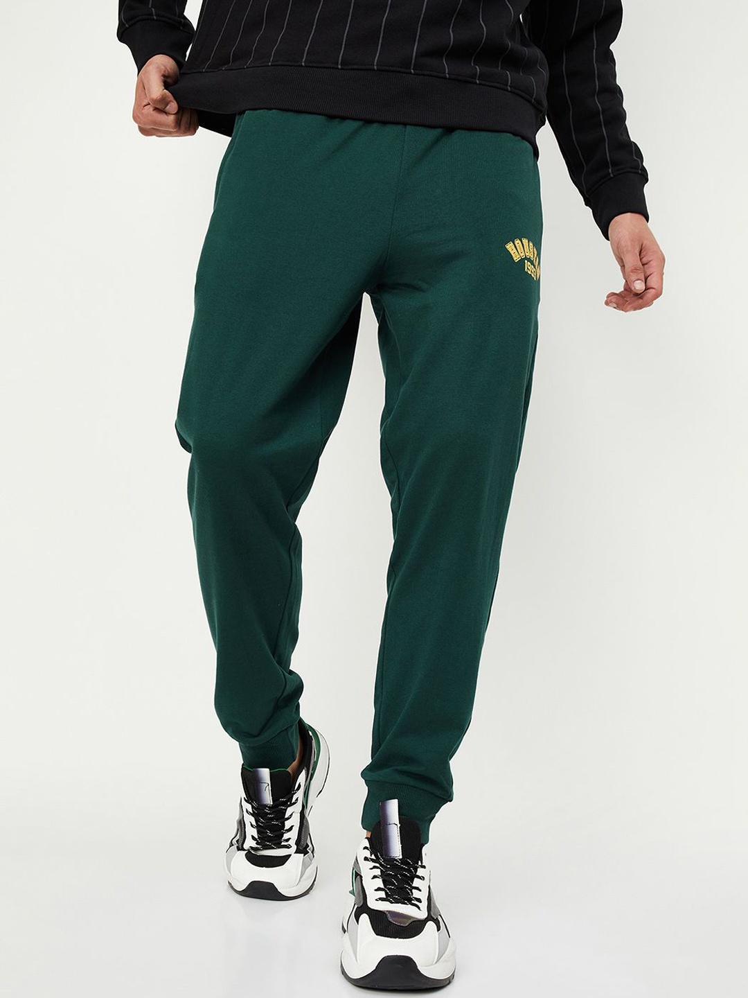 

max Men Cotton Mid-Rise Joggers, Green