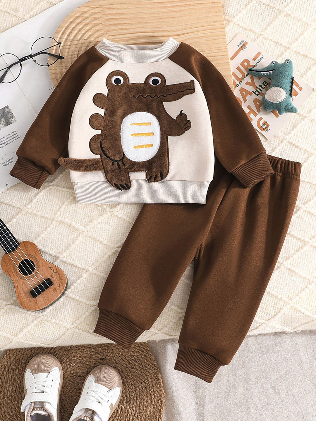 

INCLUD Boys Printed Trousers, Brown