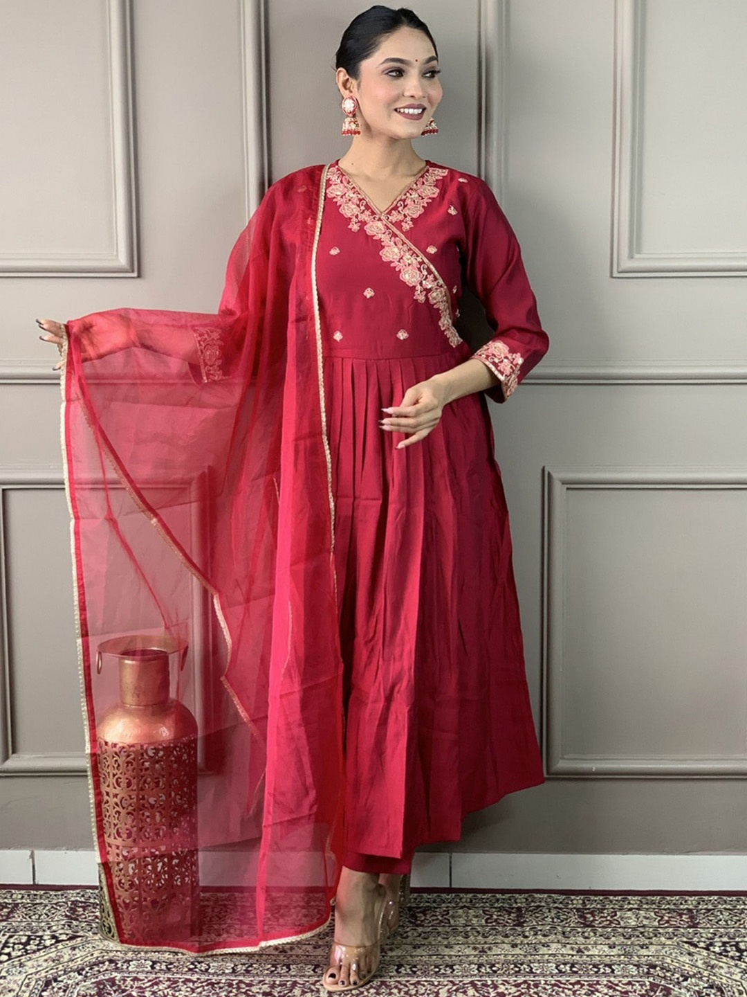 

BLACK SCISSOR Embroidered Regular Chanderi Silk Anarkali Kurta with Trousers & Dupatta, Pink