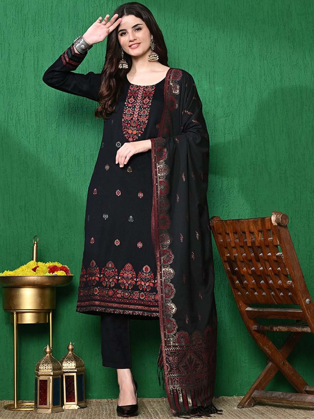 

Sangria Floral Woven Design Winter Pashmina Kurta & Trouser With Dupatta, Black