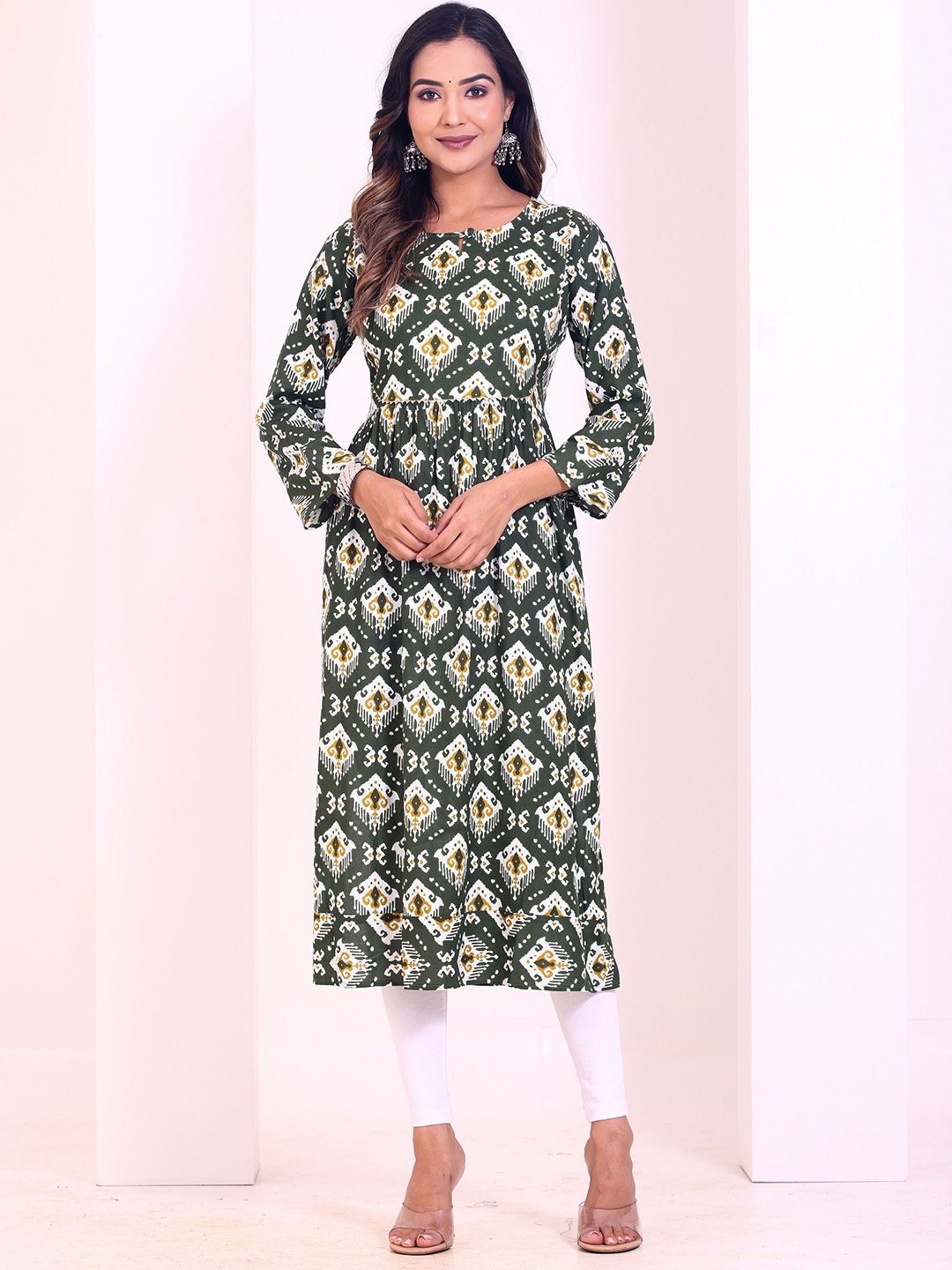 

Smartyhub Ethnic Motifs Printed Gotta Patti Keyhole Neck Anarkali Kurta, Green