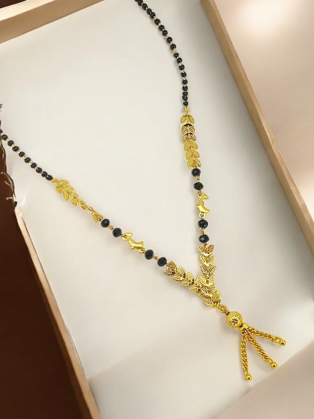 

9blings Gold-Plated Beaded Mangalsutra