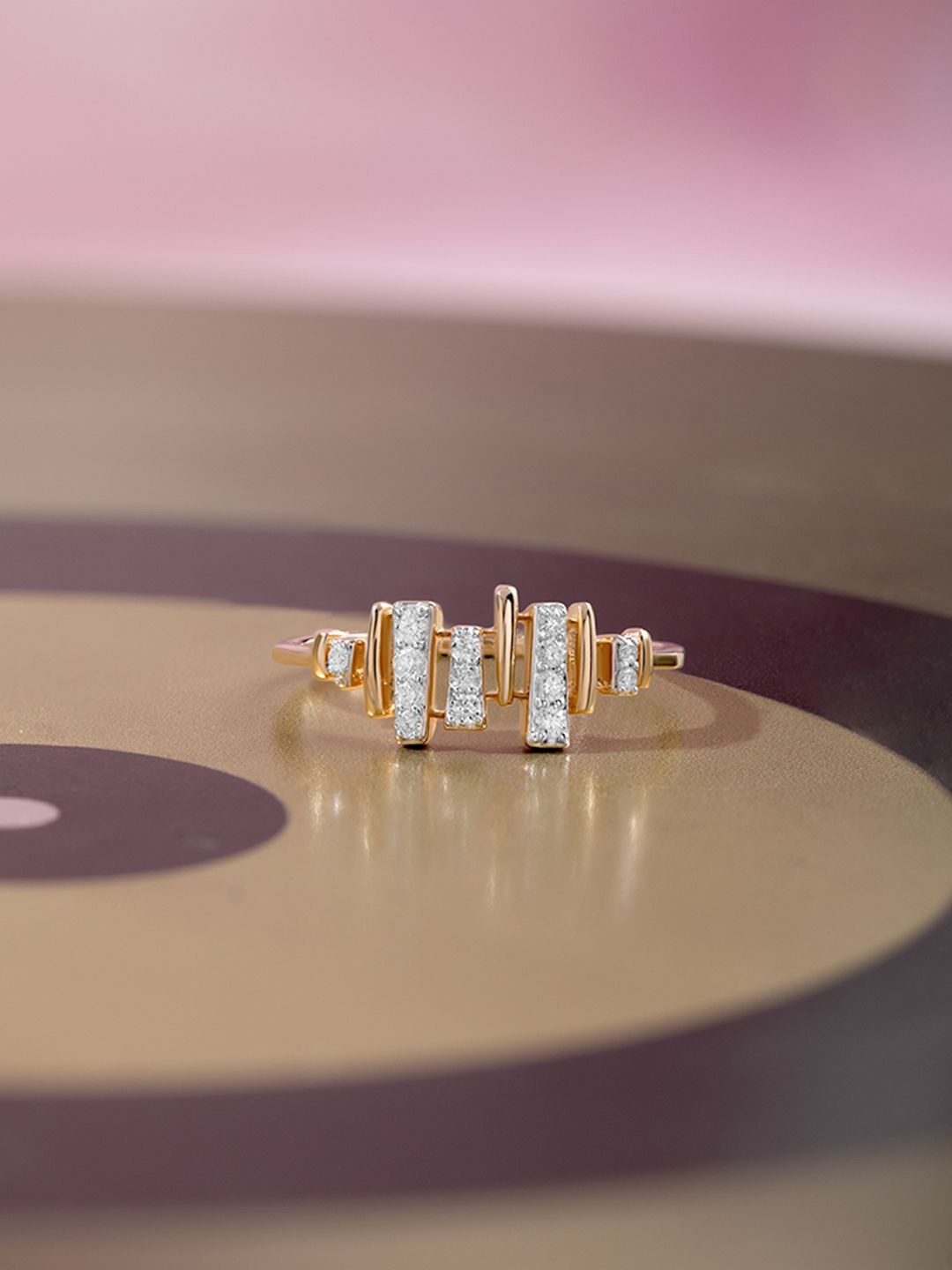 

Mia by Tanishq Women 14K Glitz Groove Gold & Diamond Finger Ring