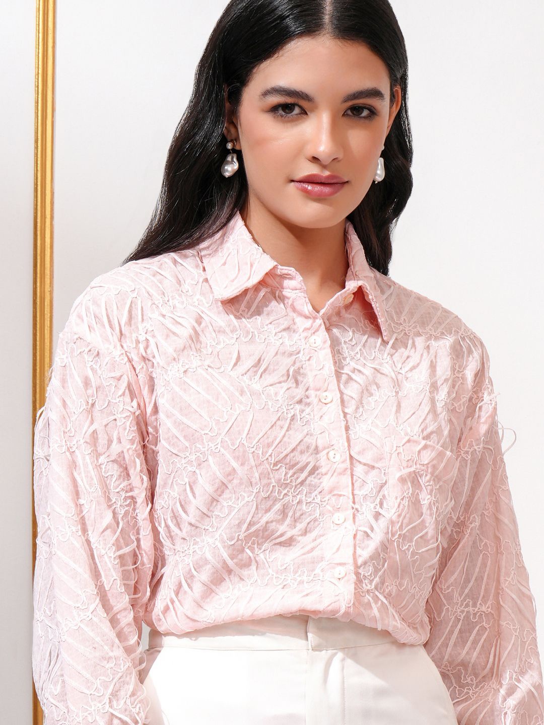

Tokyo Talkies Women Self Design Regular Fit Shiirt, Pink