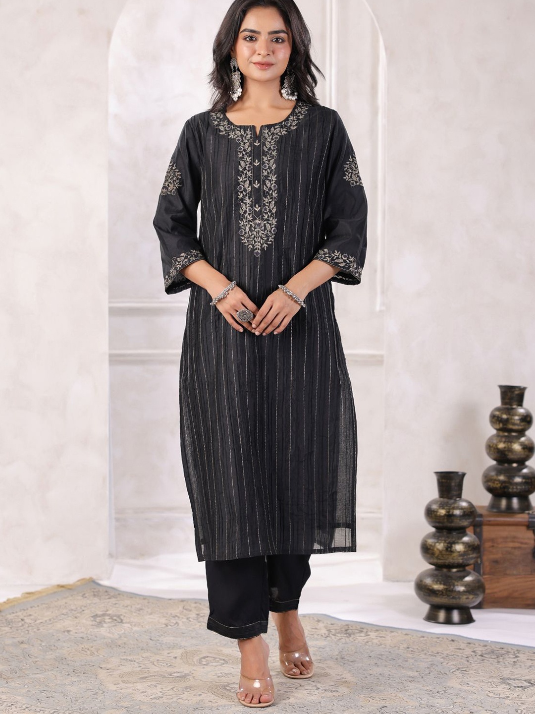 

Geroo Jaipur Floral Embroidered Chanderi Cotton Straight Kurta With Trouser, Black