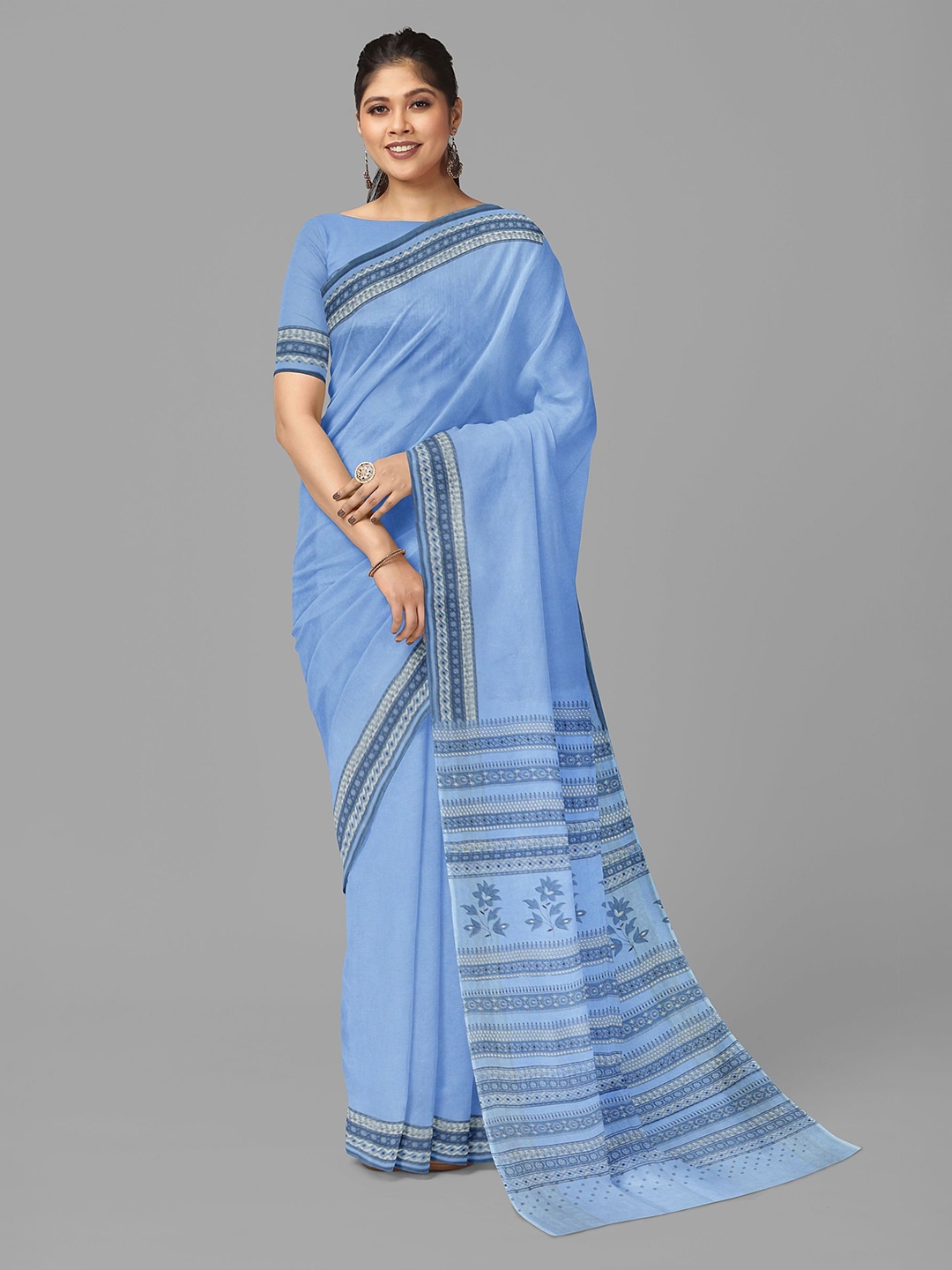 

The Chennai Silks Floral Printed Pure Cotton Gadwal Saree, Blue