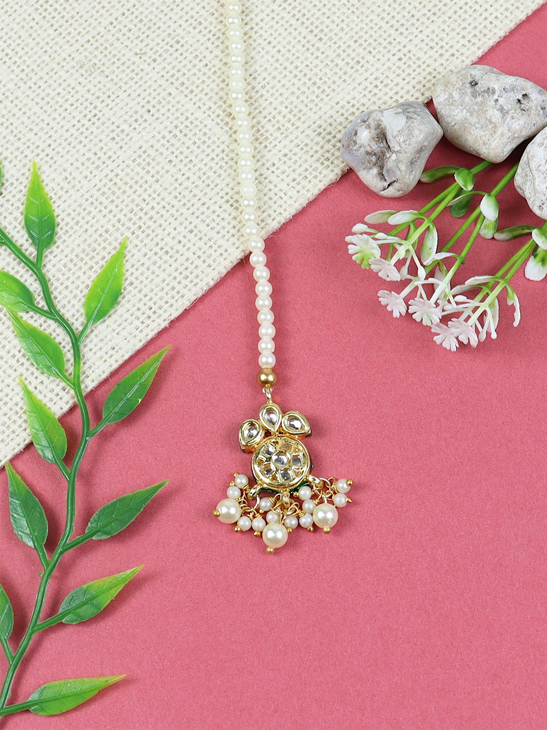 

Asthetika Kids Girls Gold-Plated Kundan Studded Maang Tikka