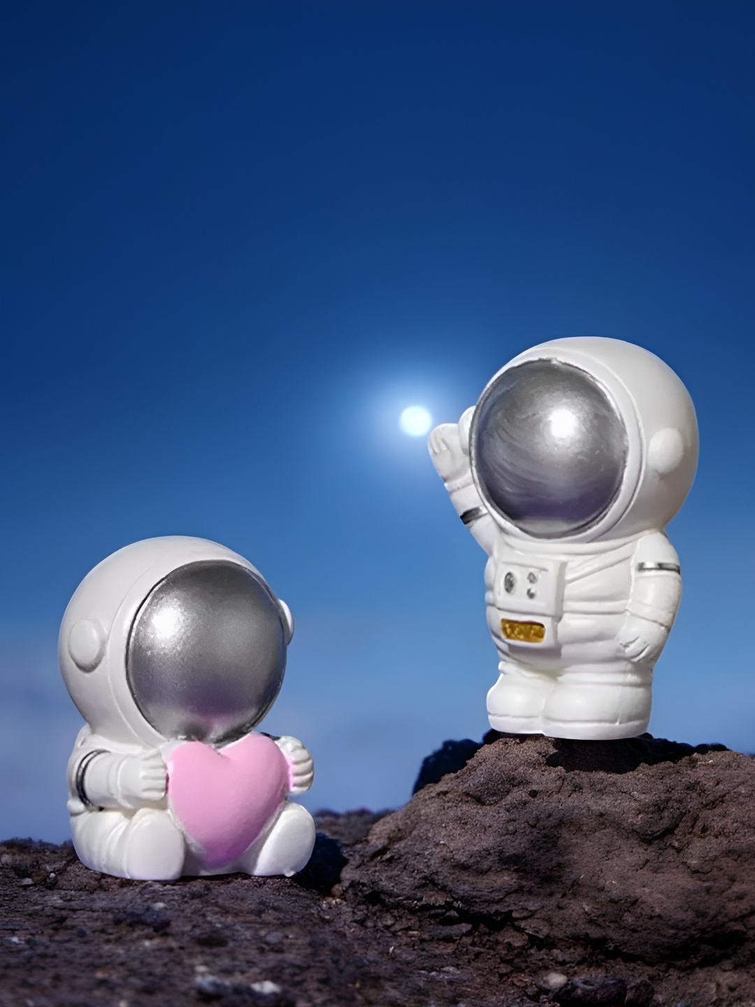 

Ascension White & Grey 2 Pieces Astronaut Miniature Showpiece