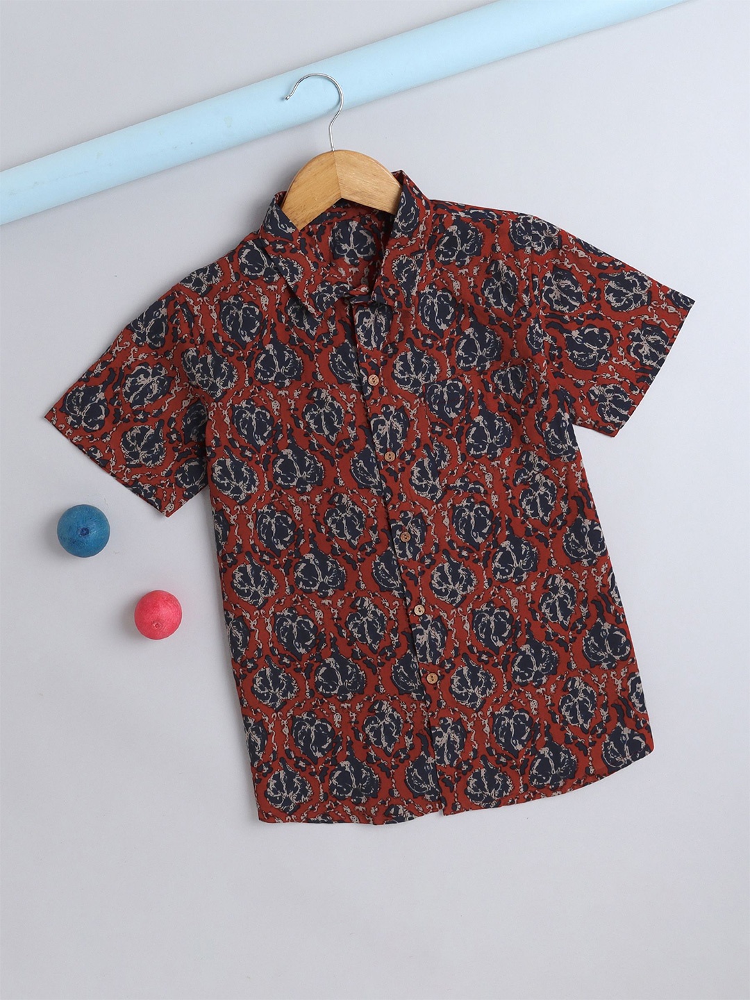 

The Magic Wand Boys Comfort Cutaway Collar Ethnic Motifs Printed Cotton Casual Shirt, Maroon