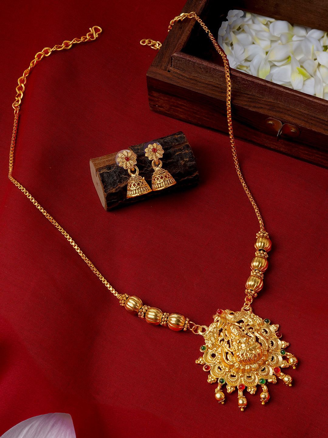 

TEEJH Gold-Plated Stone-Studded & Beaded Jewellery Set