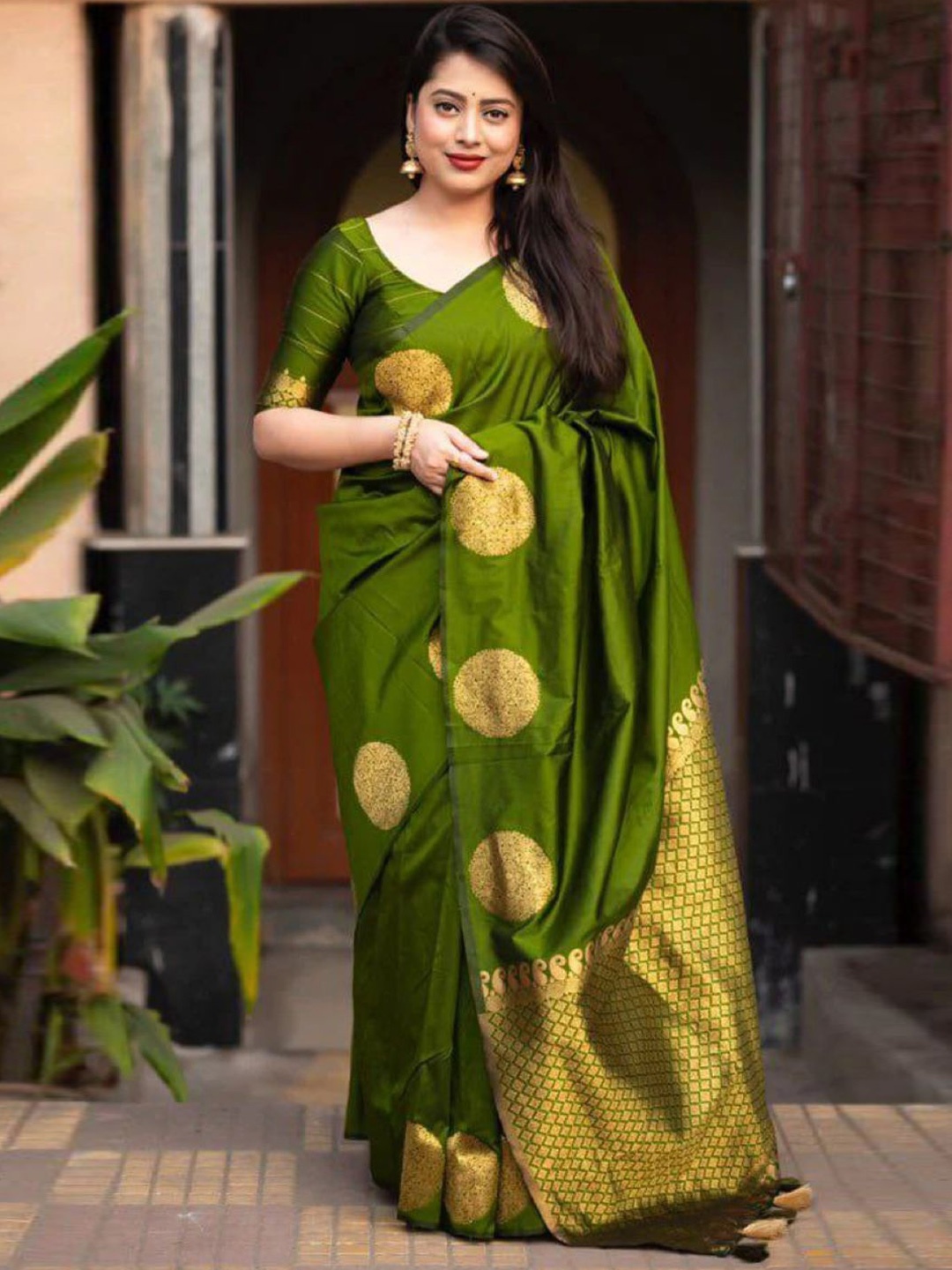 

VASALI Woven Design Zari Kanjeevaram Saree, Green