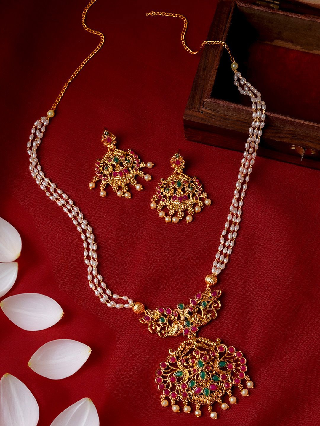 

TEEJH Gold Plated Stone Studded & Beaded Jewellery Set