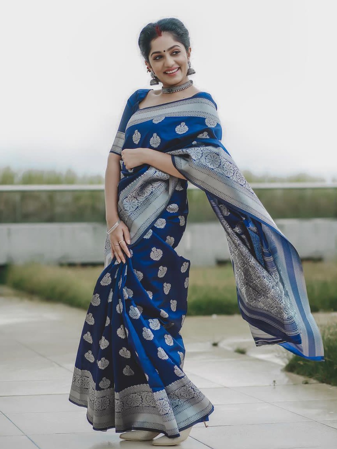 

MAHALASA Woven Design Kanjeevaram Saree, Blue