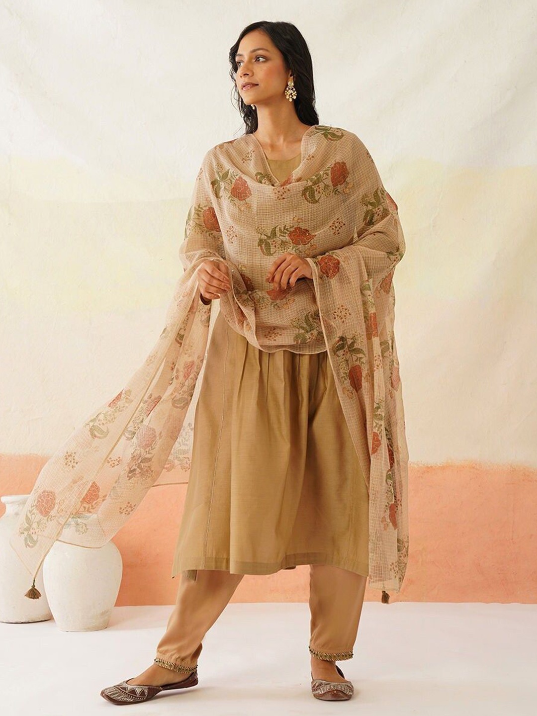 

JAYPORE Floral Printed Silk Dupatta, Beige