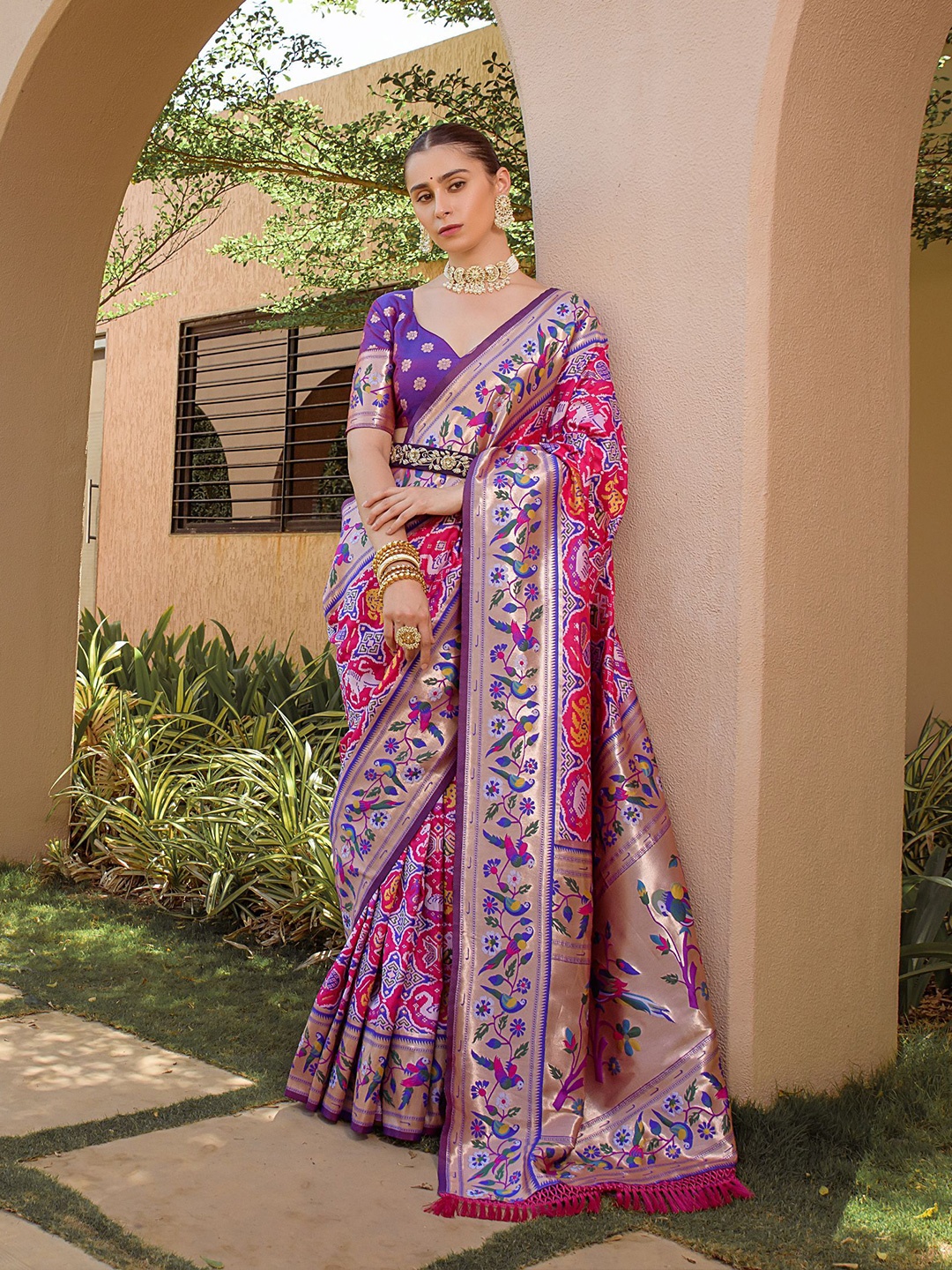 

AWRIYA Woven Design Zari Pure Silk Banarasi Saree, Blue