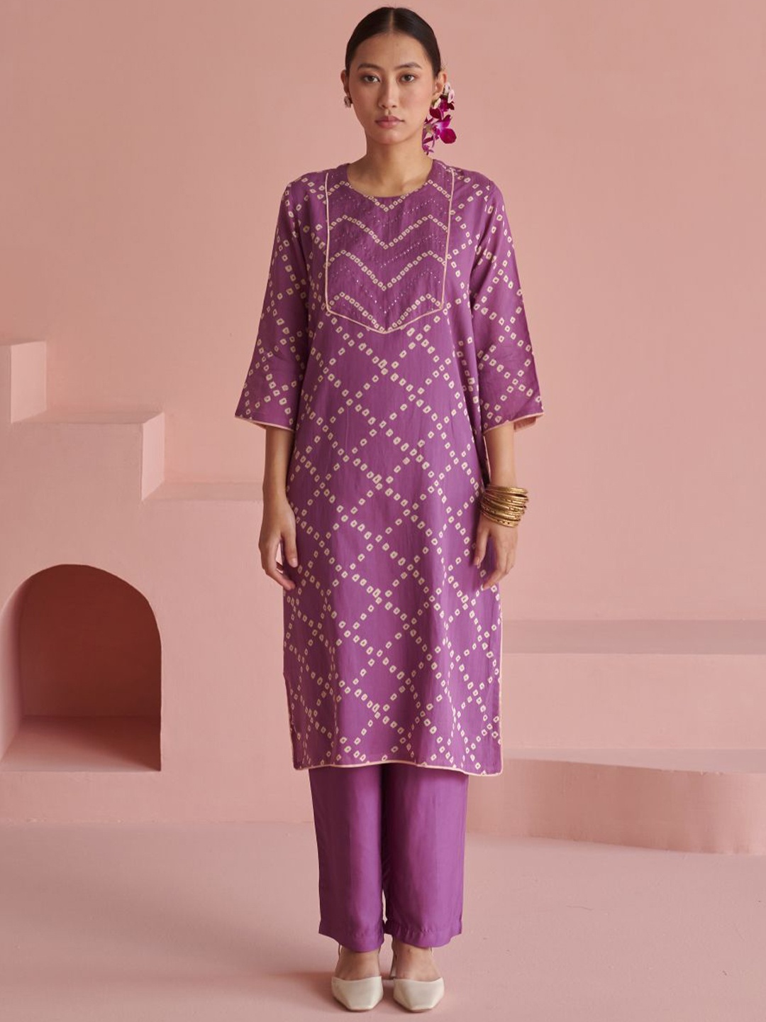 

Prakriti Jaipur Bandhani Printed Sequinned Straight Kurta with Trousers, Purple