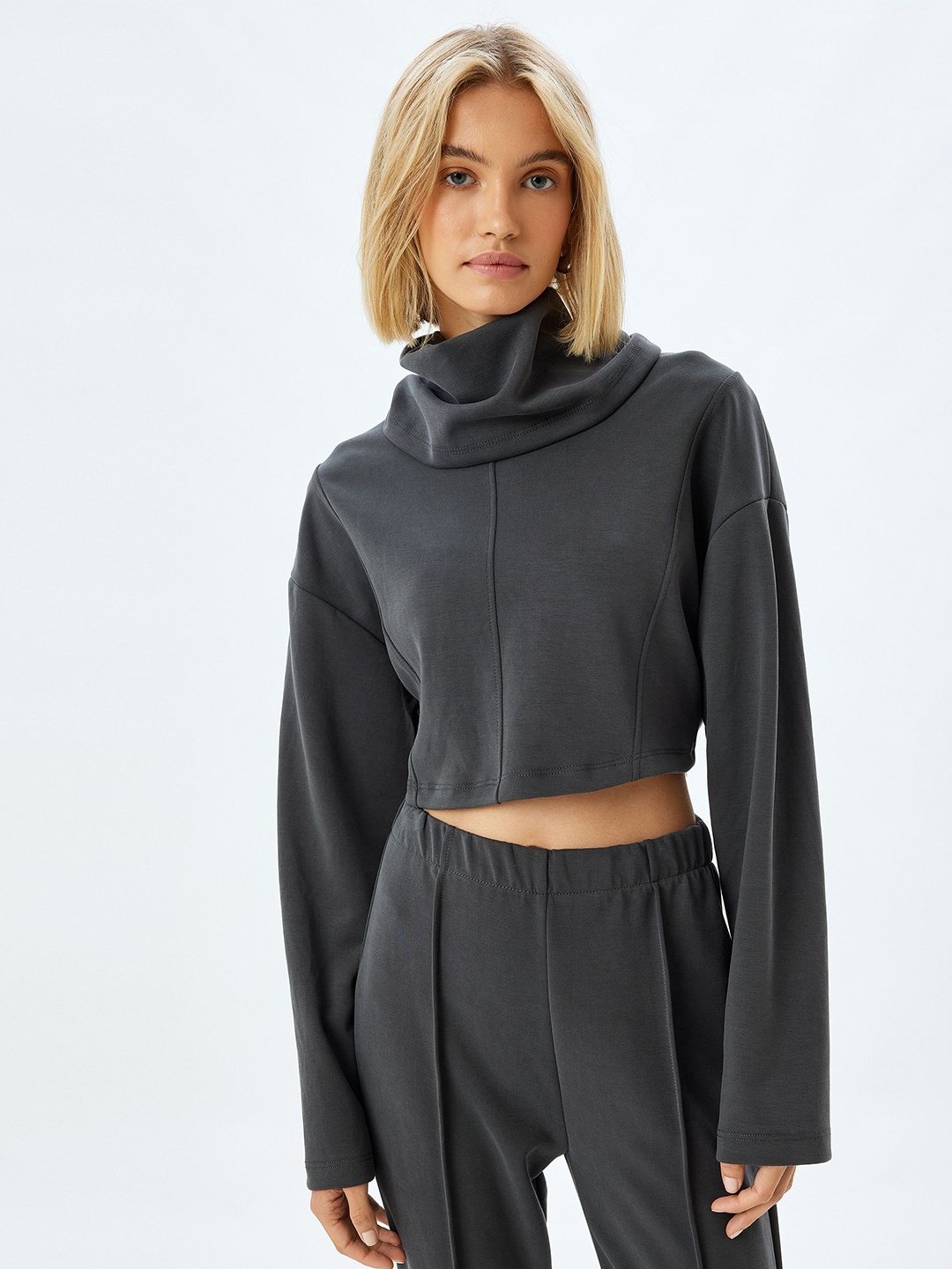 

Koton Women Solid Turtle Neck Crop Pullover Sweatshirt, Charcoal