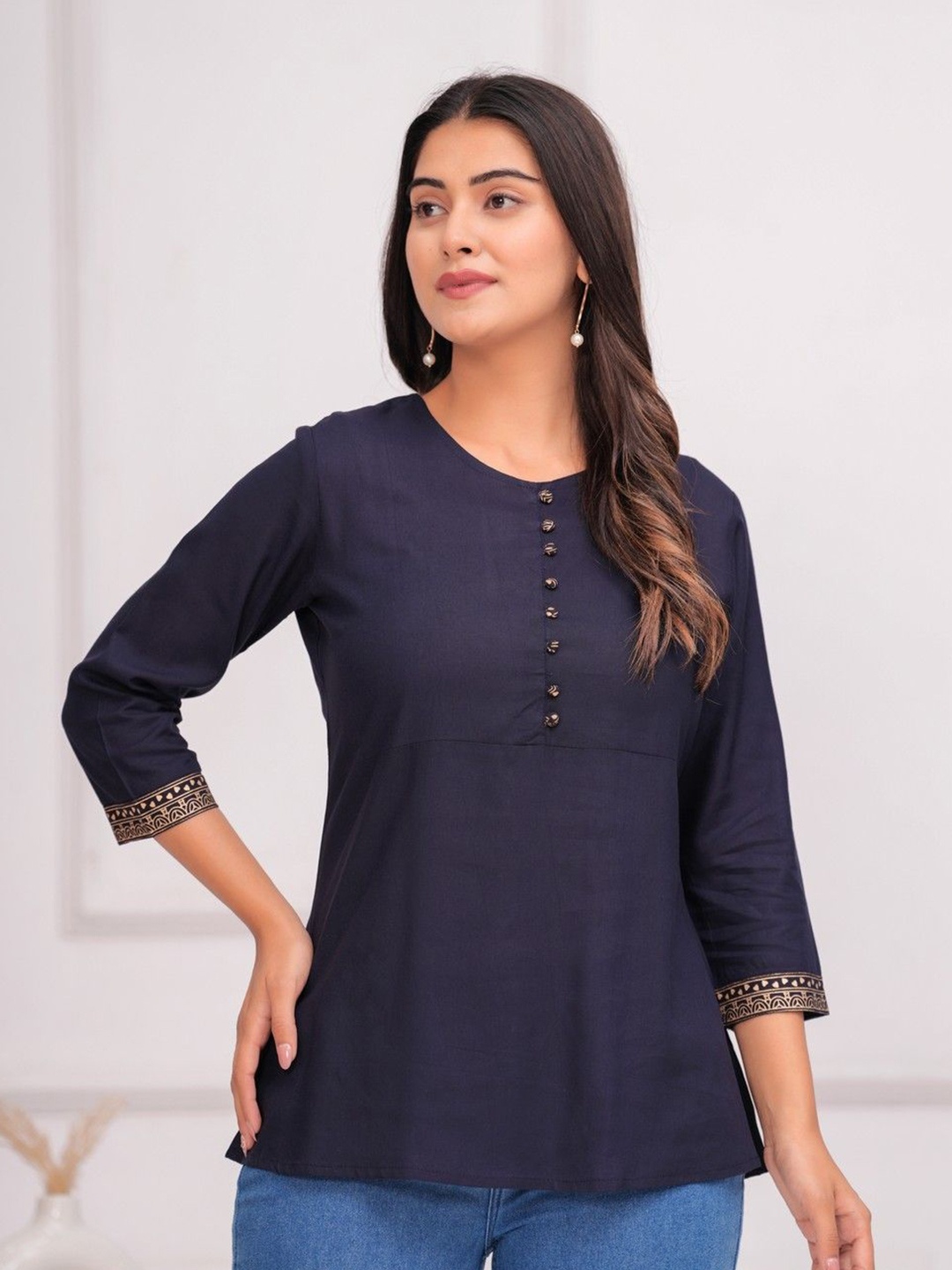 

KANIKA CREATION Women Round Neck Regular Sleeves Top, Blue
