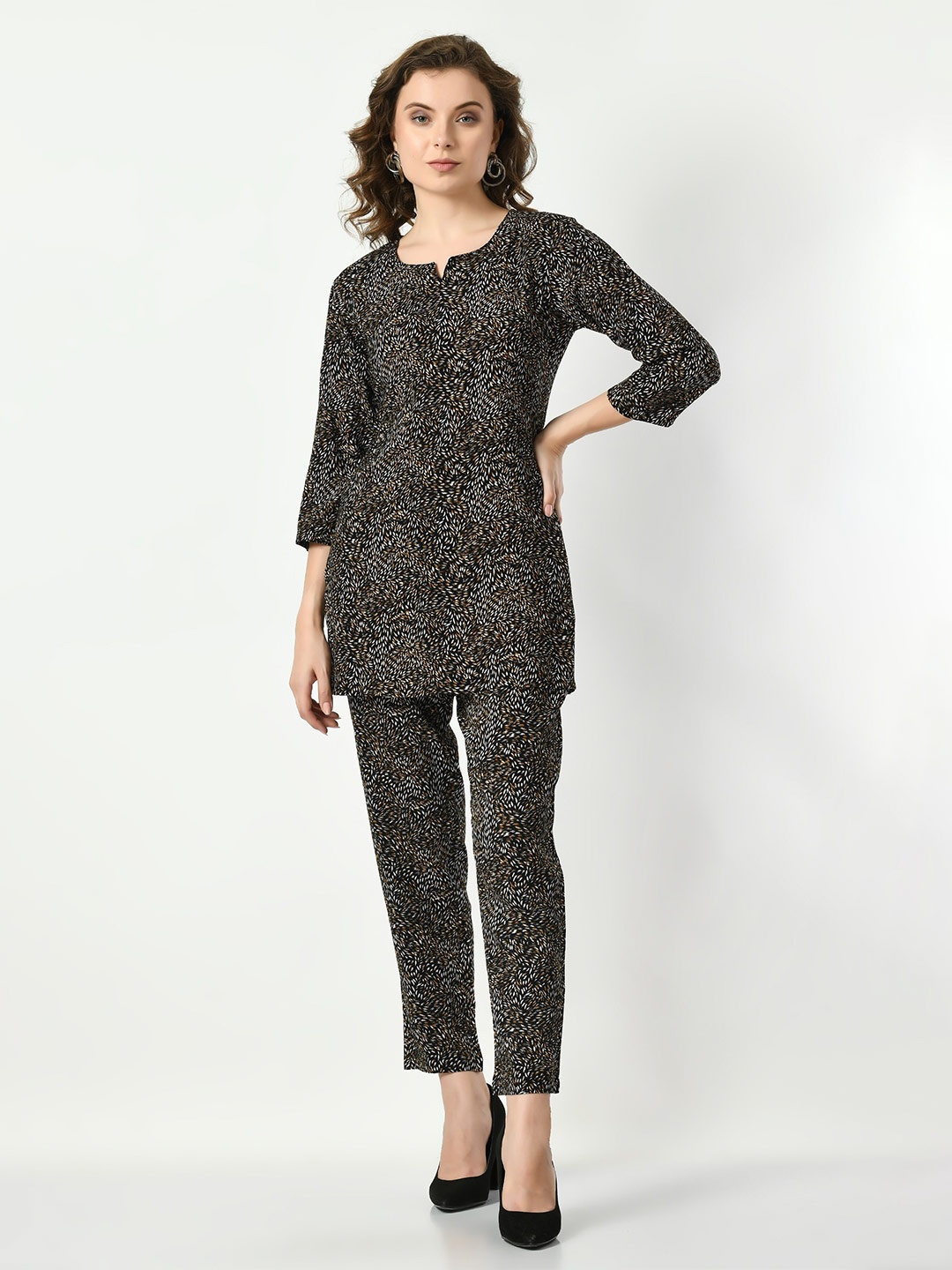 

VAPPSYAM Women Checked Tunic with Leggings, Black