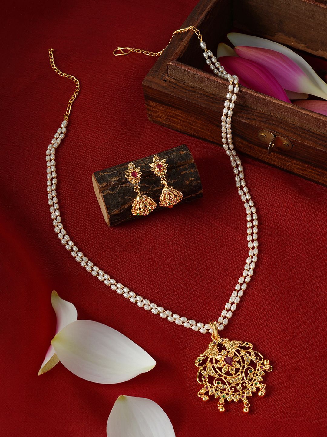 

TEEJH Gold Plated Stone Studded & Beaded Jewellery Set