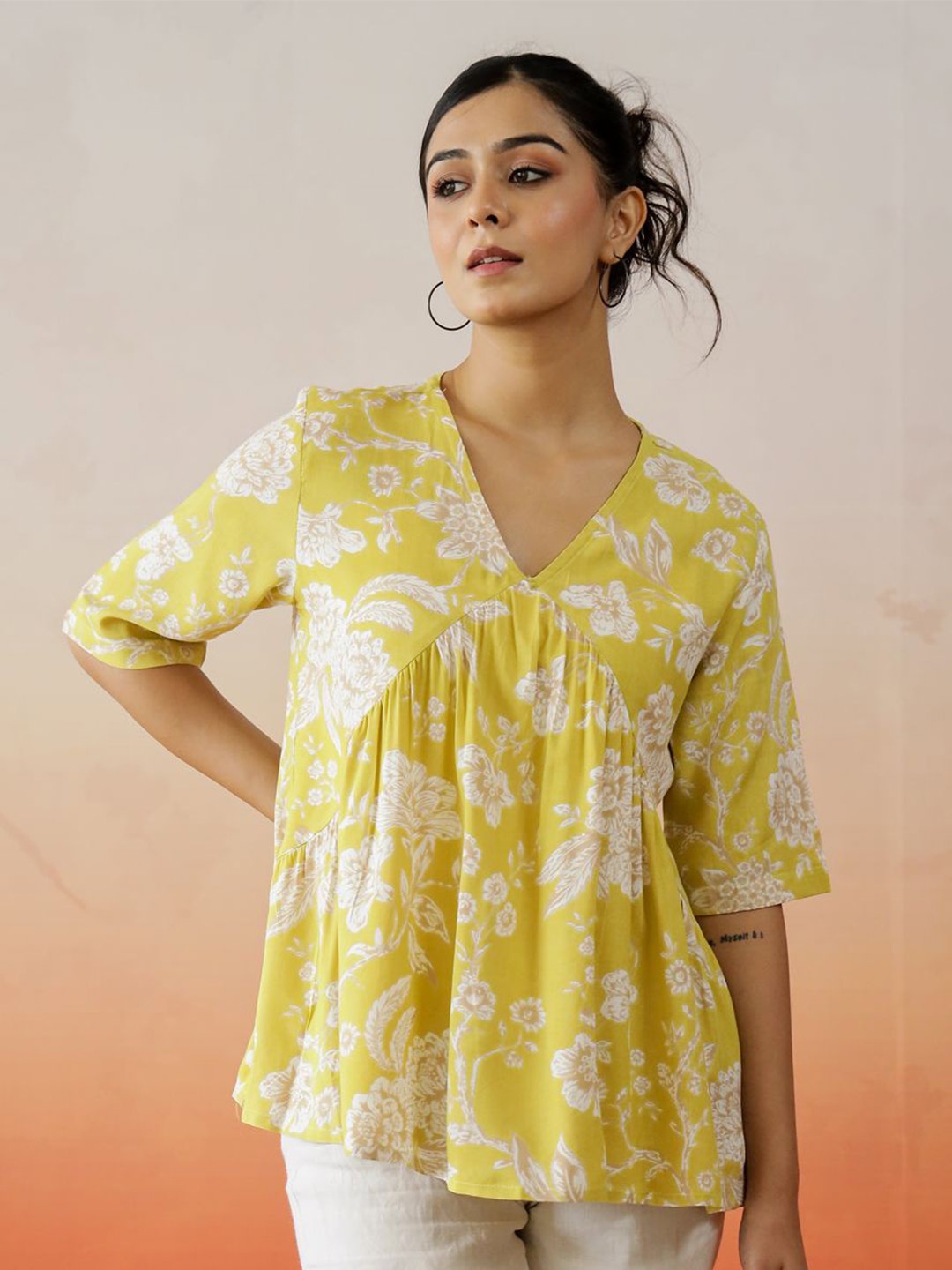 

SANSKRUTIHOMES Floral Print Cotton Top, Yellow