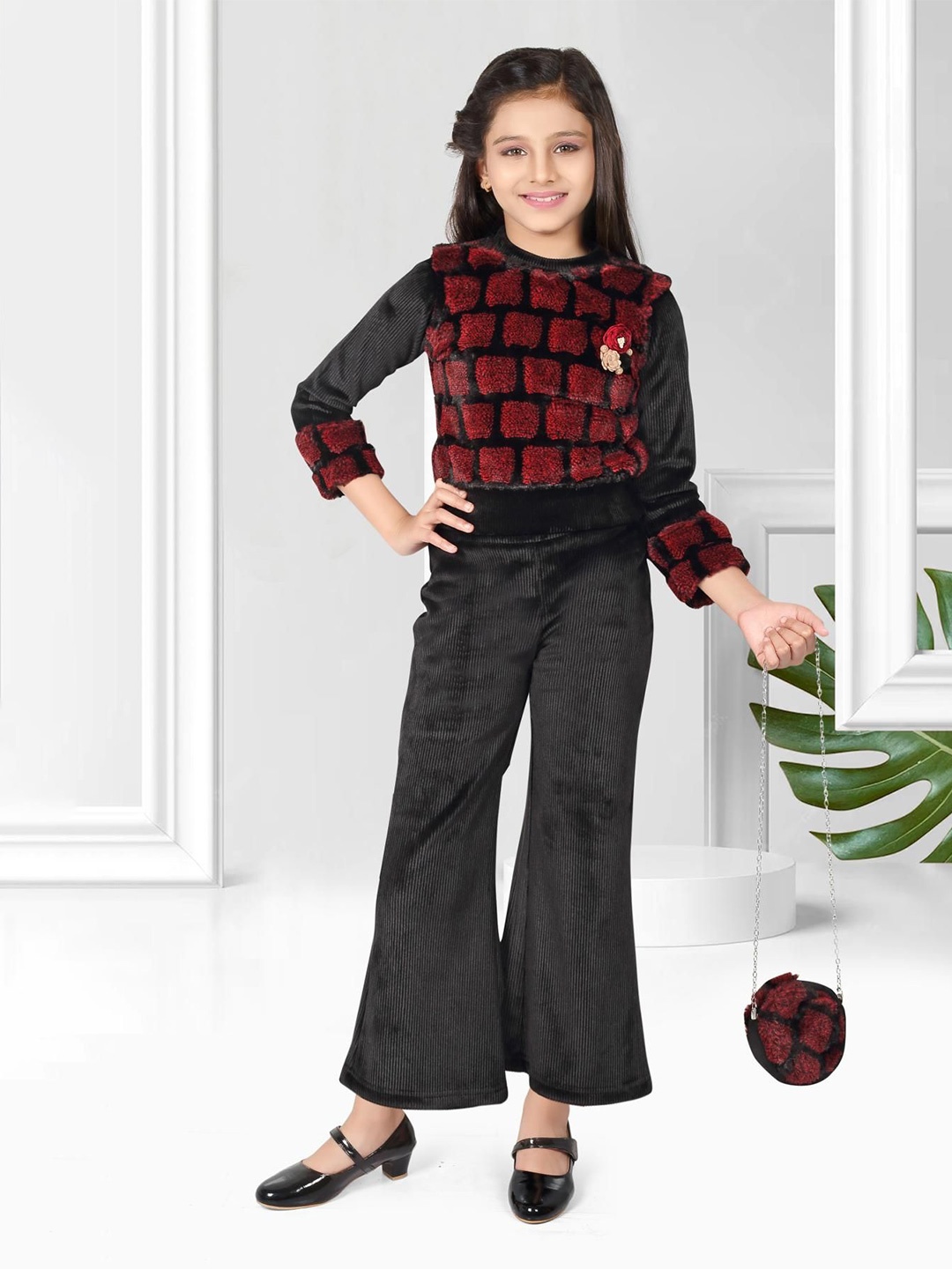 

Tiny Girl Girls Self Design Round Neck Three-Quarter Sleeves Top With Trouser, Maroon