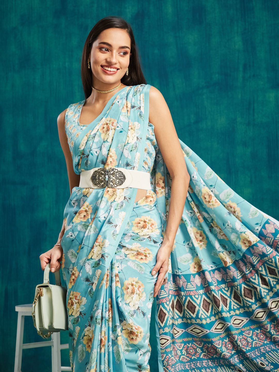 

RACHNA Floral Printed Poly Crepe Saree, Blue