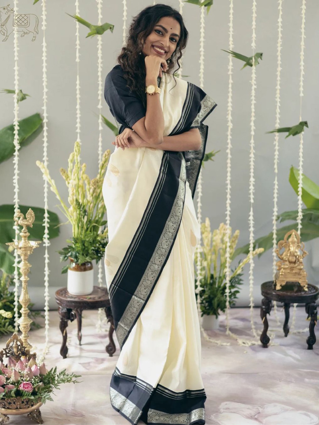 

VASALI Woven Design Kanjeevaram Saree With Zari Border, White