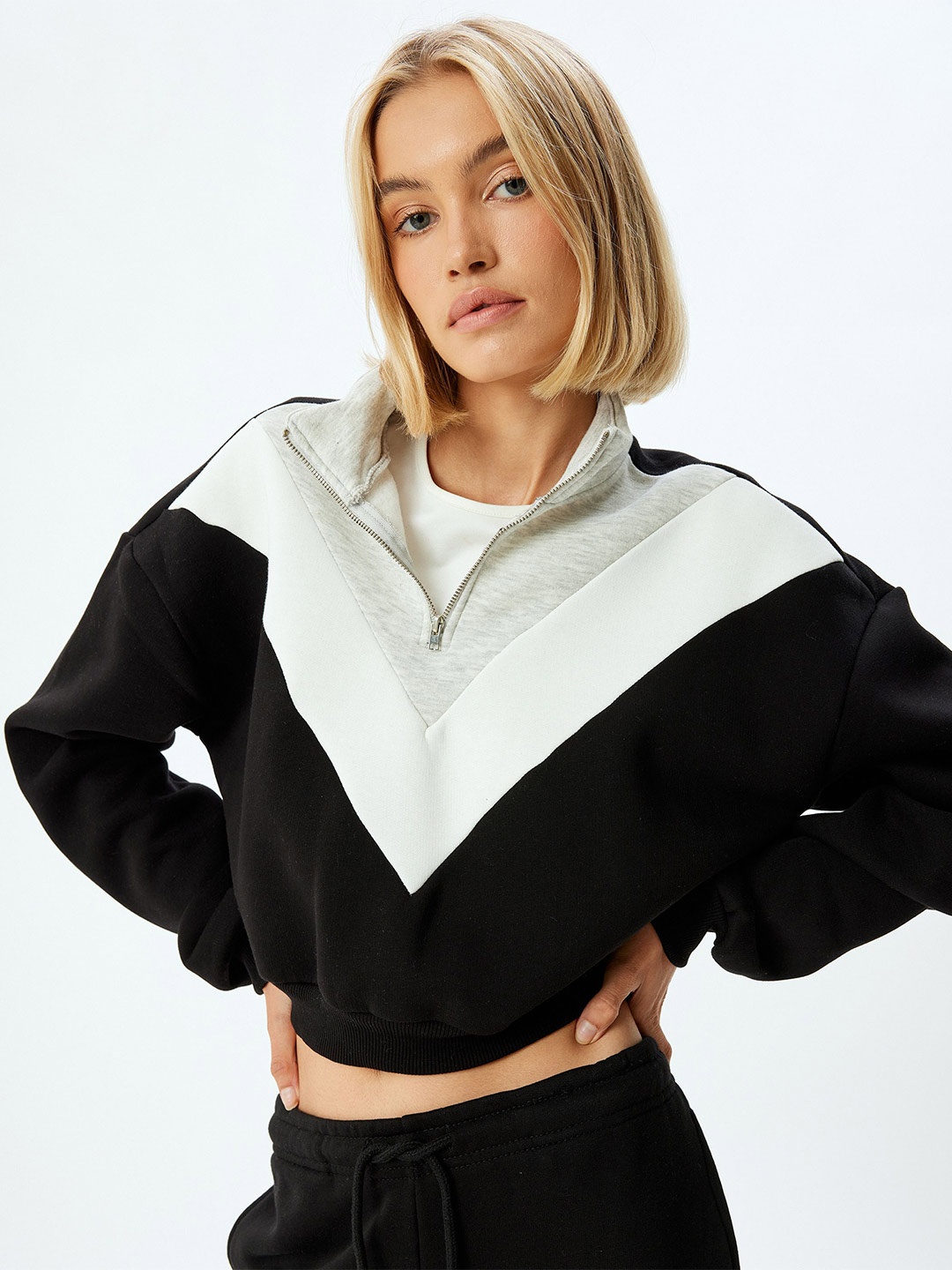 

Koton Women Colourblocked Mock Collar Cotton Pullover Sweatshirt, Maroon