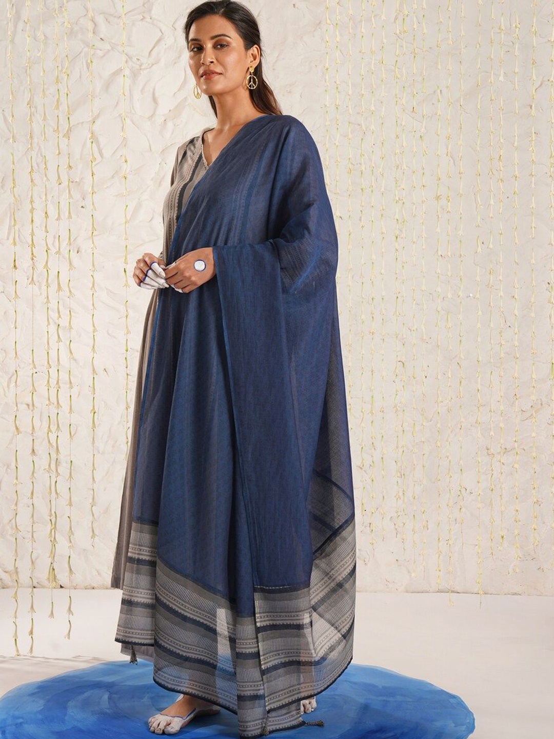 

JAYPORE Floral Printed Cotton Silk Dupatta, Blue
