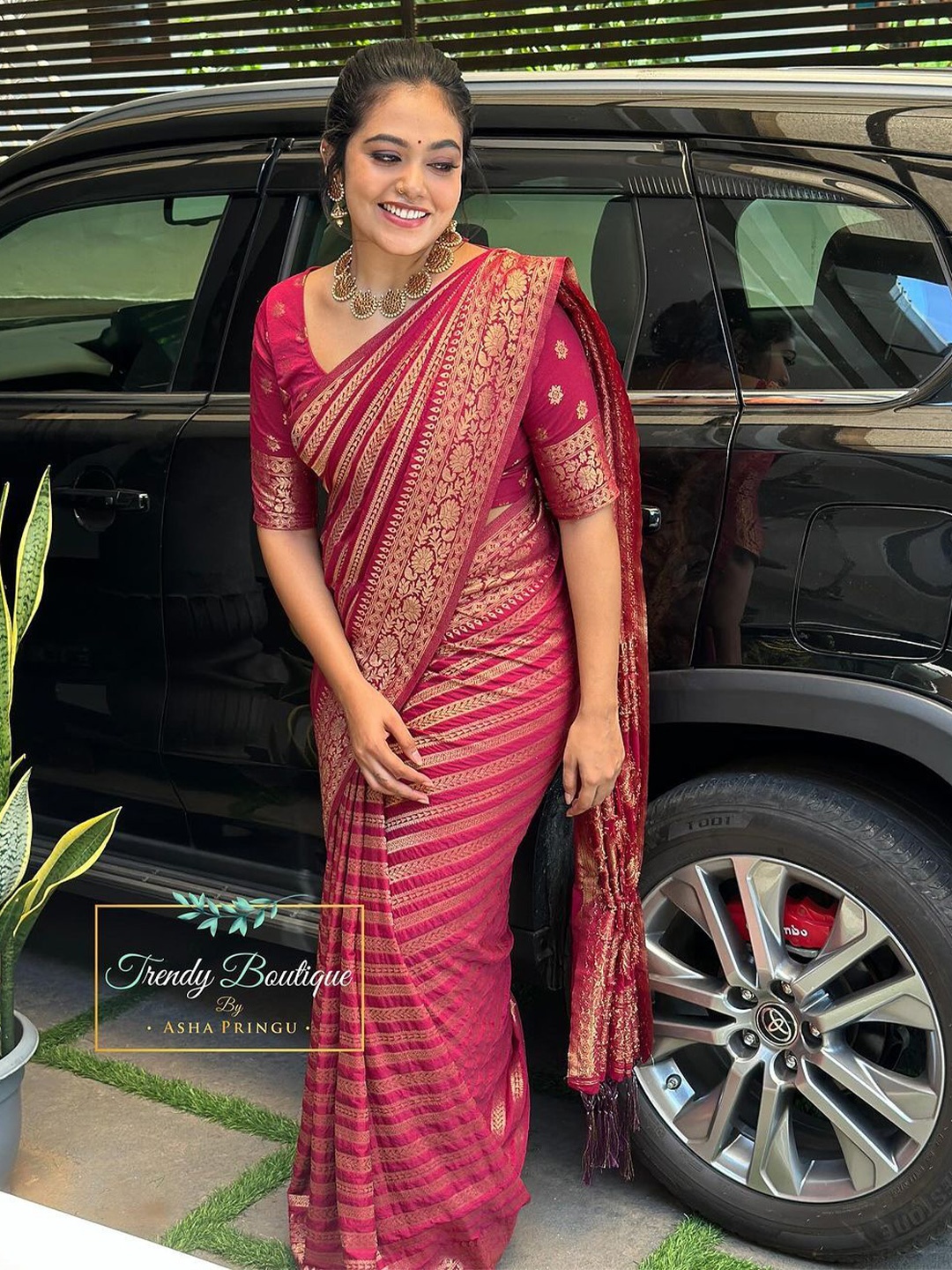 

VASALI Woven Design Zari Kanjeevaram Saree, Pink