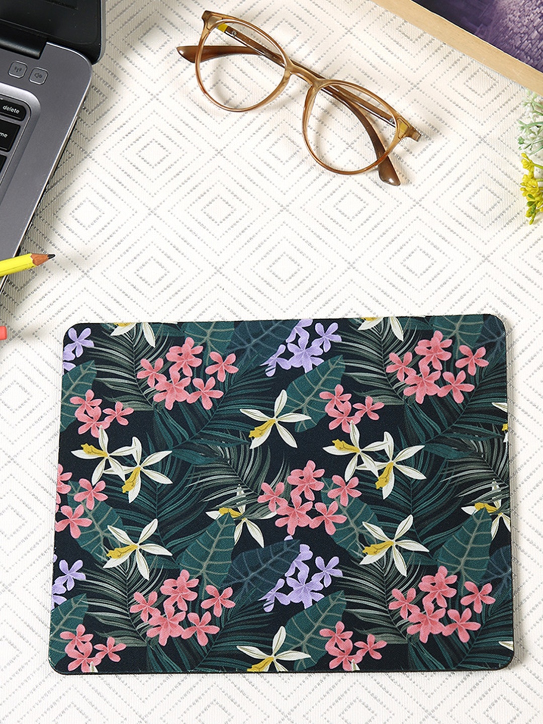 

PENTADECO Black & Green Floral Printed Square Shaped Note Pad Stationery